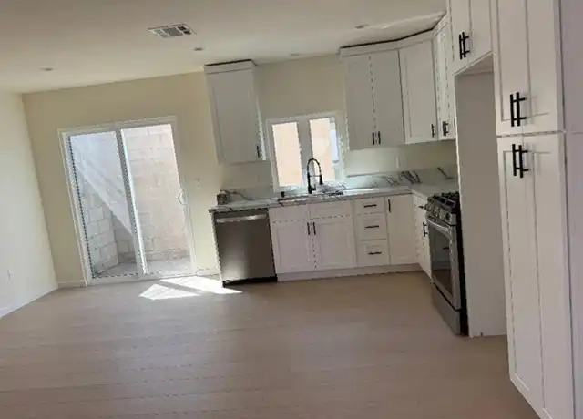 Property at 636 Pioneer Dr Unit A, Glendale, CA, 91203, 2 beds, 2 baths, [object Object]