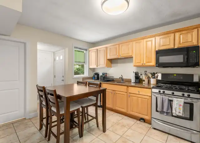 Property at 93 Kilsyth Rd Unit 3, Brighton, MA, 02135, 3 beds, 2 baths, [object Object]