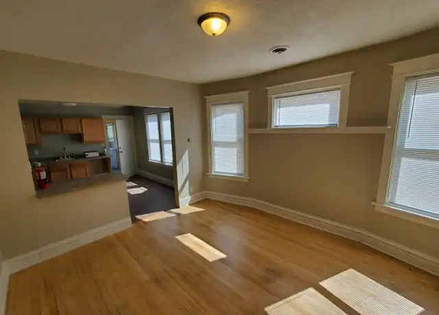 Property at 2214 W 3rd St Unit Upper B, Duluth, MN, 55806, 3 beds, 1 bath, [object Object]