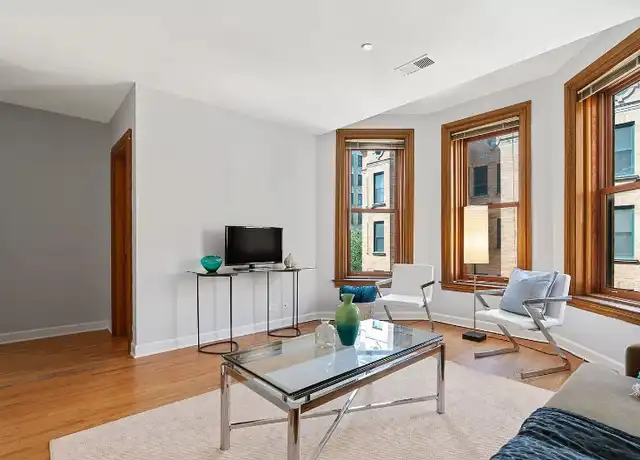 Property at 550 W Surf St, Chicago, IL, 60657, 1 bed, 1 bath, [object Object]
