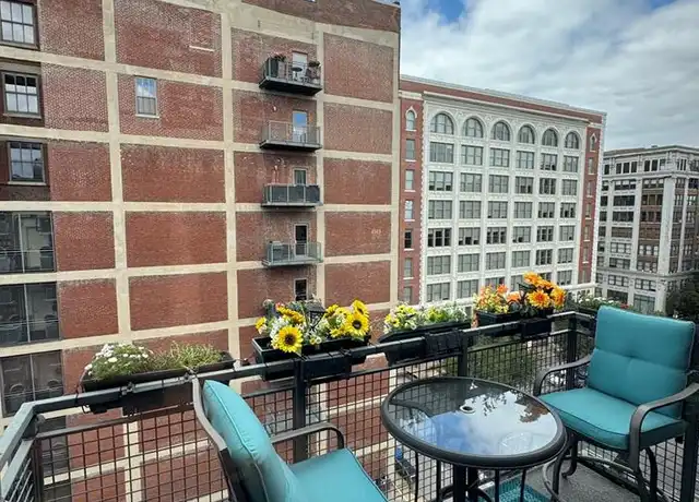 Property at 1611 Locust St, Saint Louis, MO, 63103, 2 beds, 2 baths, [object Object]