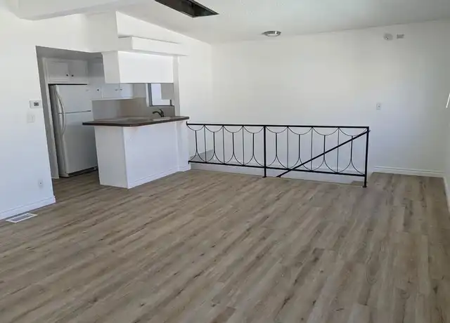 Property at 325 10th Pl, Manhattan Beach, CA, 90266, 3 beds, 2 baths, [object Object]