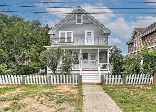 Property at 40 Brightridge Ave, East Providence, RI, 02914, 2 beds, 1 bath, [object Object]