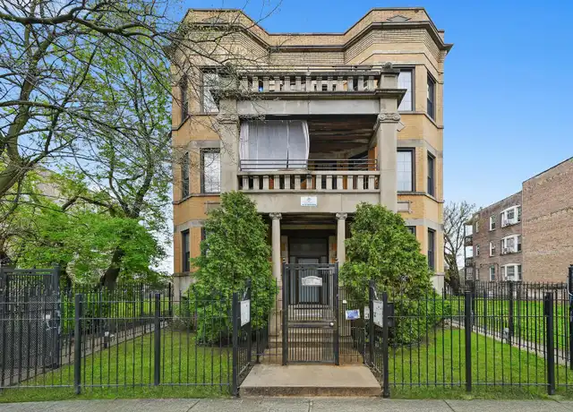 Property at 1519 E Marquette Rd Unit 2W, Chicago, IL, 60637, 3 beds, 2 baths, [object Object]