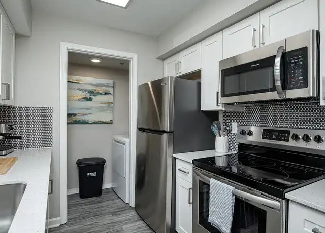 Property at The Stratford Apartments - 5479 Glenridge Dr, Atlanta, GA, 30342, 2 beds, 1-2 bath, [object Object]