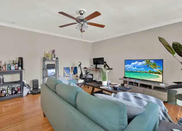 Property at 216 Calabria Ave Unit 11, Coral Gables, FL, 33134, 1 bed, 1 bath, [object Object]