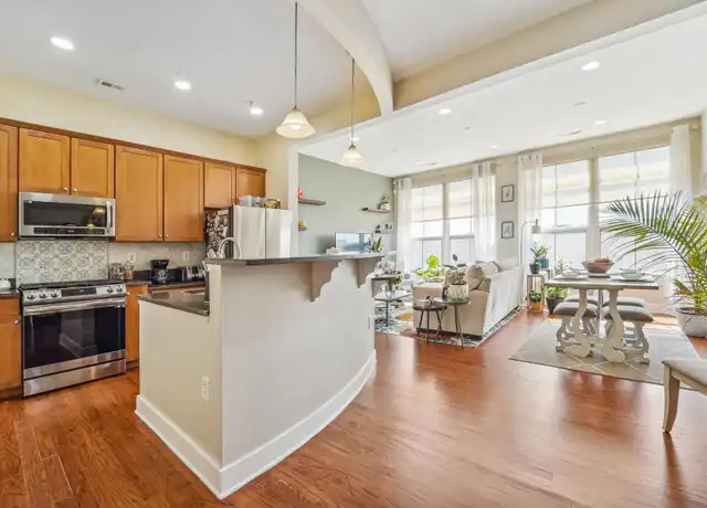 Property at 3 Greenwich Dr #107, Jersey City, NJ, 07305, 2 beds, 1 bath, [object Object]