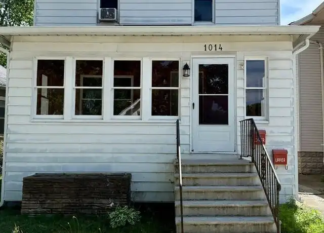 Property at 1014 Market St Unit Lower unit, St Joseph, MI, 49085, 2 beds, 1 bath, [object Object]