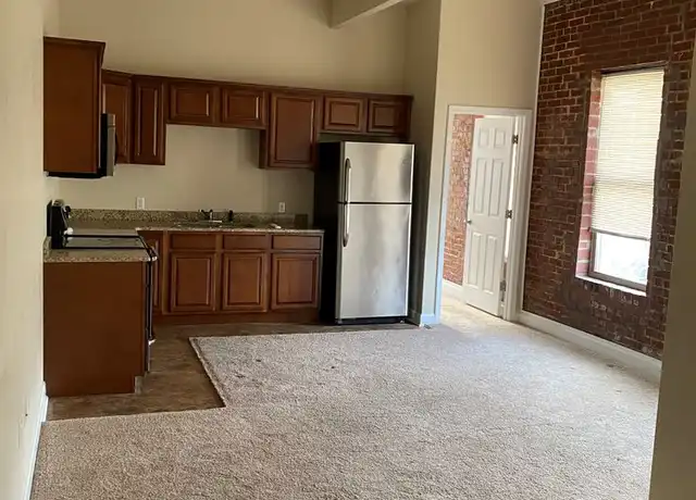 Property at 313 W B St Unit C, Russellville, AR, 72801, 1 bed, 1 bath, [object Object]