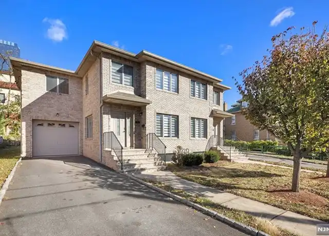 Property at 157 English St Unit B, Fort Lee, NJ, 07024, 4 beds, 2.5 baths, [object Object]