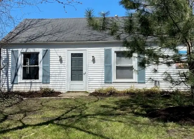 Property at 907 W Rockland Rd Unit 1, Lake Forest, IL, 60045, 2 beds, 1 bath, [object Object]
