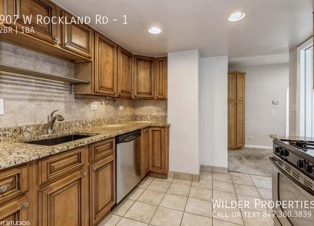 Photo of 907 W Rockland Rd Unit 1, Lake Forest, IL 60045