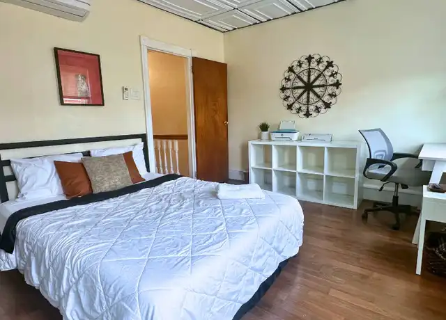 Property at 2426 S 19th St, Philadelphia, PA, 19145, 1 bed, 1 bath, [object Object]