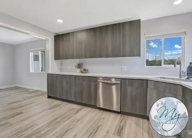 Property at 404 Van Buren St, Twin Falls, ID, 83301, 2 beds, 1.5 baths, [object Object]