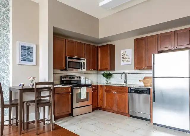 Property at Hibernia Tower Apartments - 812 Gravier St, New Orleans, LA, 70112, 1 bed, 1 bath, [object Object]