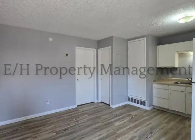 Property at 1326 S Vine St, Wichita, KS, 67213, 0 beds, 1 bath, [object Object]