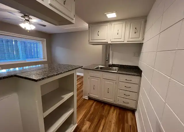 Property at 2101 3rd Ave S, Minneapolis, MN, 55404, 1 bed, 1 bath, [object Object]