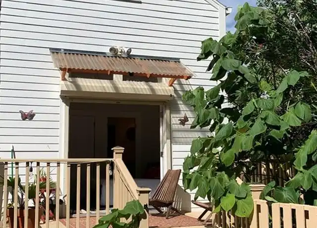 Property at 1725 Franklin St, Gretna, LA, 70053, 2 beds, 1 bath, [object Object]