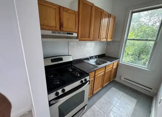 Property at 475 Clinton Ave Unit 4, Newark, NJ, 07108, 4 beds, 1 bath, [object Object]