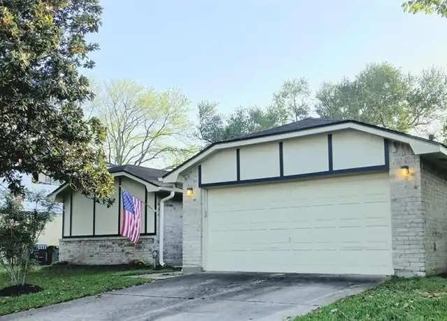 Property at 1126 E Brompton Dr, Pearland, TX, 77584, 3 beds, 2 baths, [object Object]