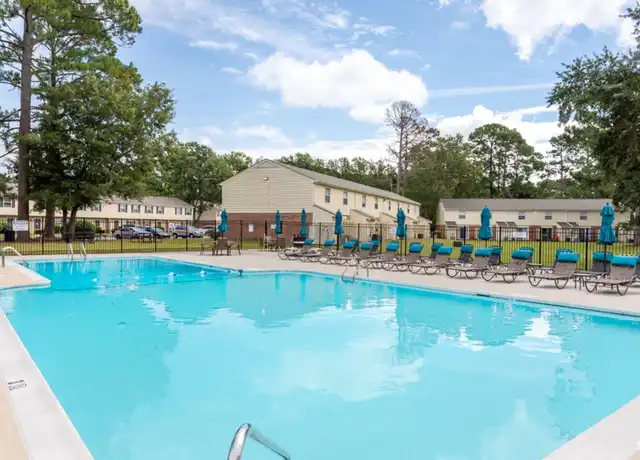Property at 301 Village Dr Unit 01A, Jacksonville, NC, 28546, 2 beds, 1.5 baths, [object Object]