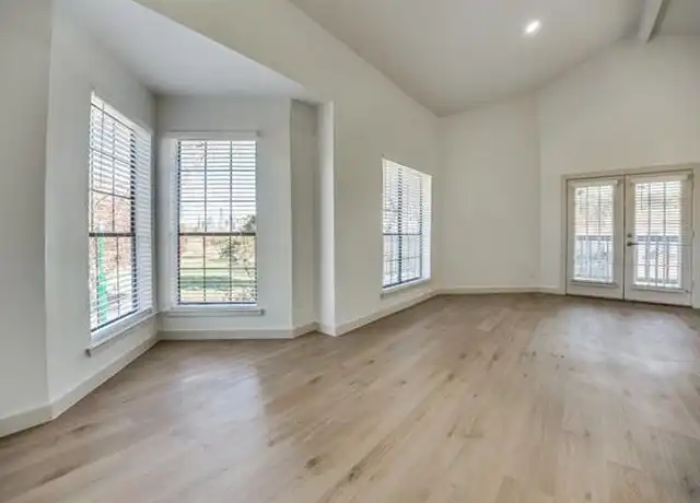 Property at 230 E 5th St Unit 301, Dallas, TX, 75203, 2 beds, 2 baths, [object Object]