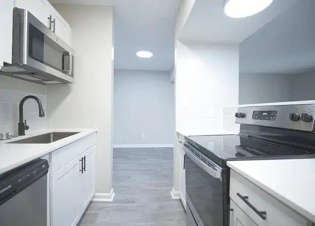 Property at Planters Trace Apartment Homes - 2222 Ashley River Rd, Charleston, SC, 29414, 1-3 bed, 1-2 bath, [object Object]