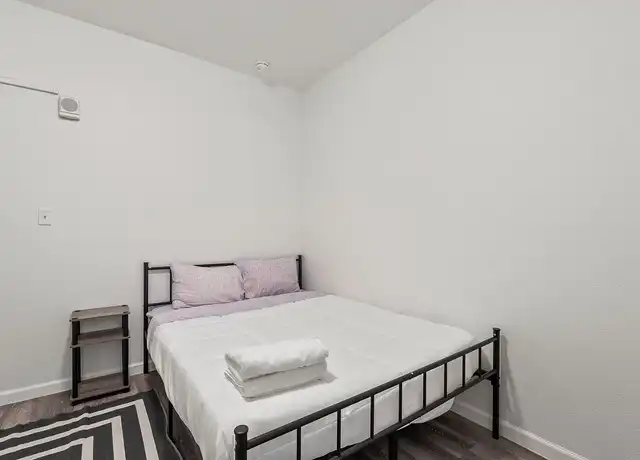 Property at Avon - 911 W 22nd St, Austin, TX, 78705, 3-6 beds, 1-3 bath, [object Object]
