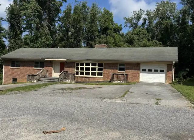 Property at 205 Reynolds Ave Unit A, Blacksburg, VA, 24060, 4 beds, 3 baths, [object Object]