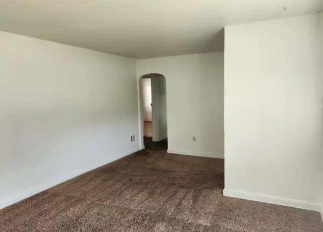 Property at 1309 Jefferson Ct, Eau Claire, WI, 54701, 3 beds, 1 bath, [object Object]
