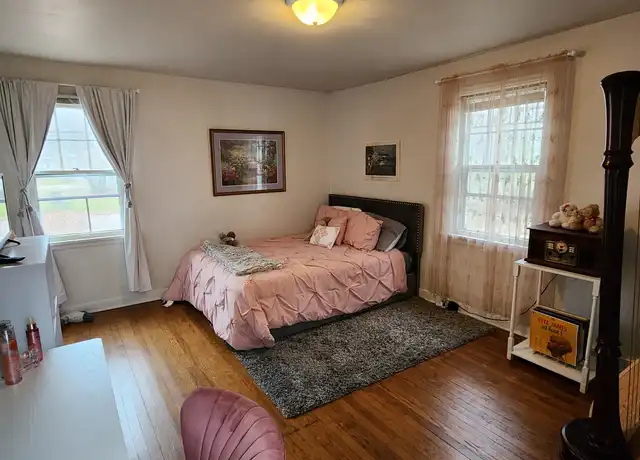 Property at 1309 Jefferson Ct, Eau Claire, WI, 54701, 3 beds, 1 bath, [object Object]