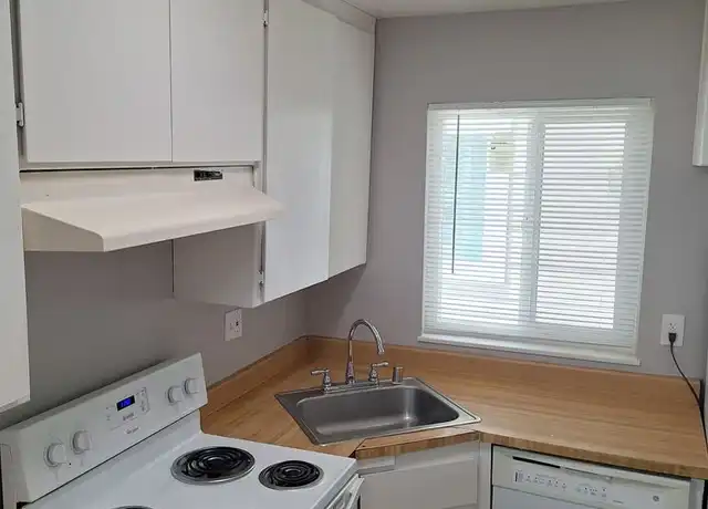 Property at 7259 S Land Park Dr Unit F1, Sacramento, CA, 95831, 2 beds, 1 bath, [object Object]