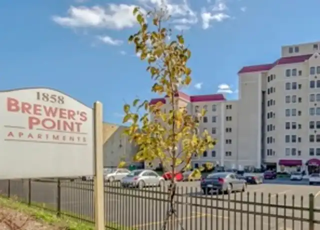Property at Brewers Point Apartments - 1858 N Commerce St, Milwaukee, WI, 53212, 0-1 beds, 1 bath, [object Object]