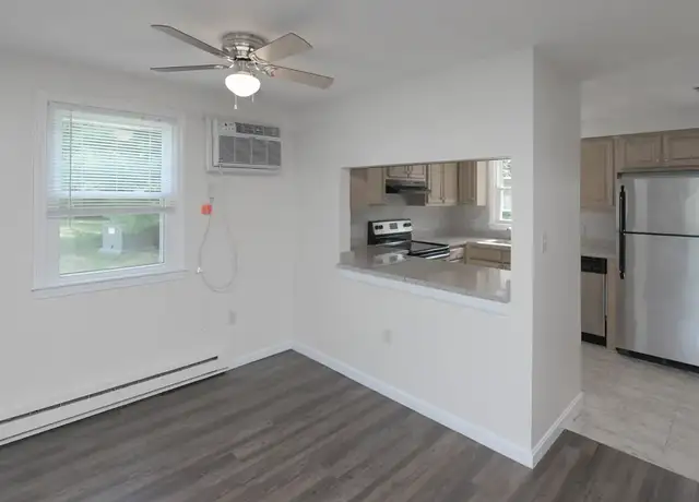 Photo of 45 Oakdale St, Attleboro, MA 02703
