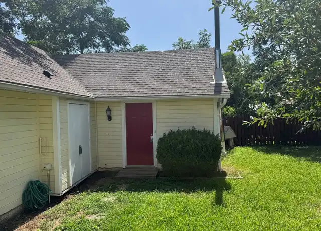 Property at 407 S Church St Unit B, Georgetown, TX, 78626, 1 bed, 1 bath, [object Object]