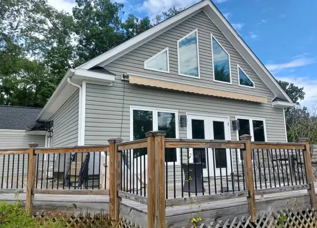 Property at 6815 Viscoe Rd, Radford, VA, 24141, 3 beds, 2 baths, [object Object]