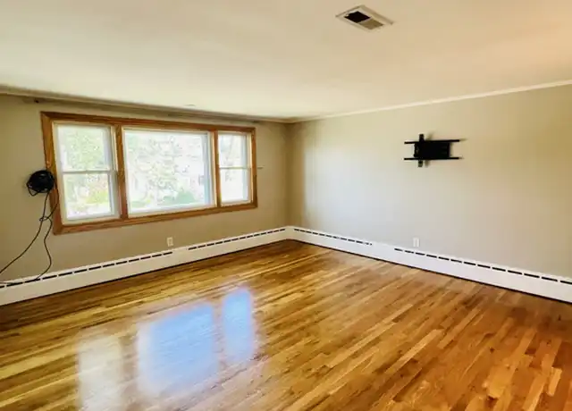 Property at 37 Chapel Ave Unit 2, Buffalo, NY, 14225, 2 beds, 1 bath, [object Object]