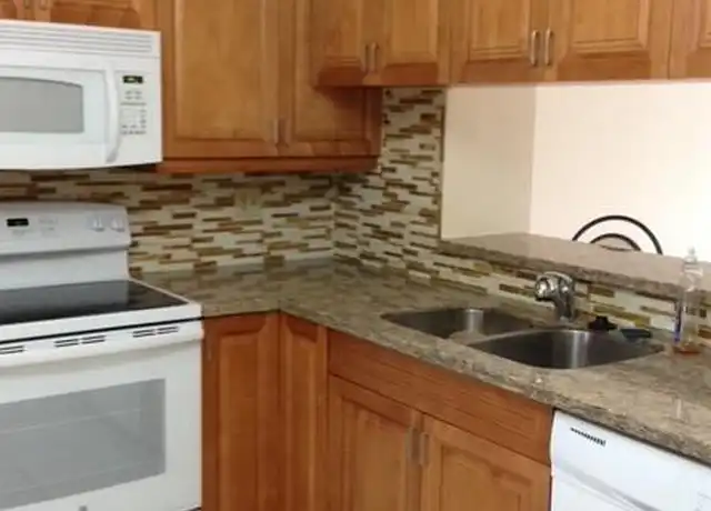 Property at 4100 N 58th Ave #303, Hollywood, FL, 33021, 1 bed, 1 bath, [object Object]