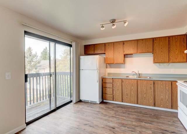 Photo of 1298 SE 4th Ave Unit 103, Oak Harbor, WA 98277