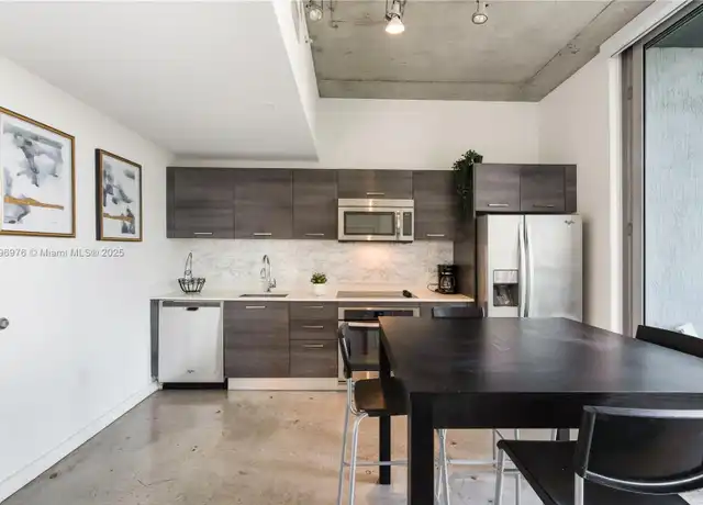 Property at 151 SE 1st St #3408, Miami, FL, 33131, 1 bed, 1 bath, [object Object]