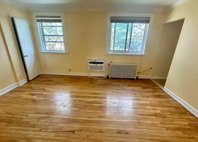 Property at 75-22 255th St Unit Upper, Glen Oaks, NY, 11004, 2 beds, 1 bath, [object Object]