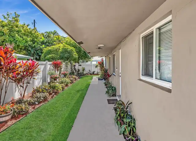 Property at 916 NW 26th St Unit 916, Wilton Manors, FL, 33311, 2 beds, 1 bath, [object Object]