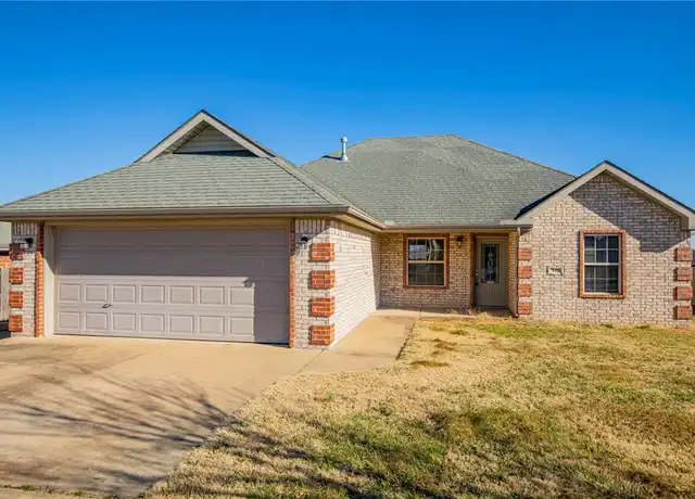 Property at 541 Tamarron Dr, Centerton, AR, 72719, 3 beds, 2 baths, [object Object]
