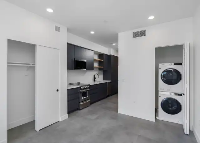 Property at 3452 W 43rd St Unit 203, Los Angeles, CA, 90008, 0 beds, 1 bath, [object Object]