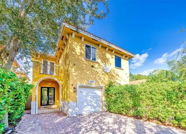 Property at 3050 Elizabeth St #3050, Miami, FL, 33133, 3 beds, 2.5 baths, [object Object]