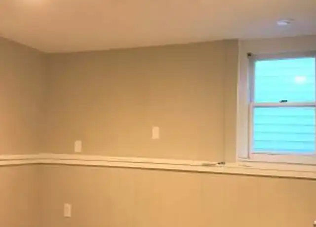 Property at 19 Royal St, Lowell, MA, 01851, 1 bed, 1 bath, [object Object]