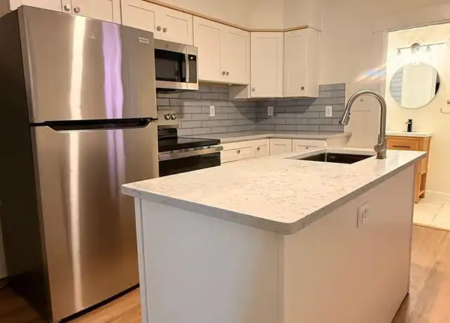 Property at 33 N Charlotte St, Lancaster, PA, 17603, 1 bed, 1 bath, [object Object]