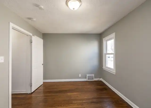 Property at 21511 Kenyon Dr, Maple Heights, OH, 44137, 3 beds, 1 bath, [object Object]