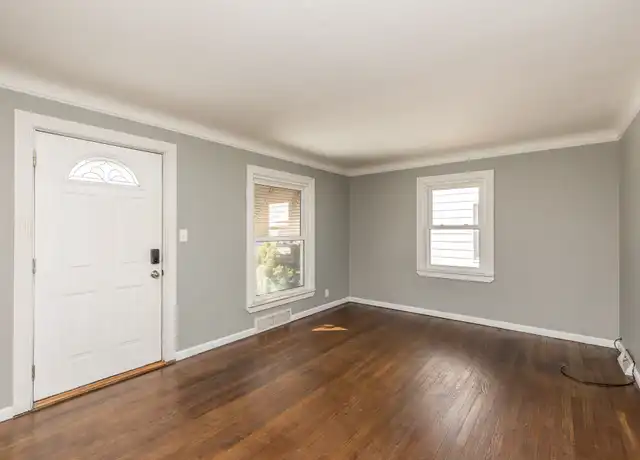 Property at 21511 Kenyon Dr, Maple Heights, OH, 44137, 3 beds, 1 bath, [object Object]