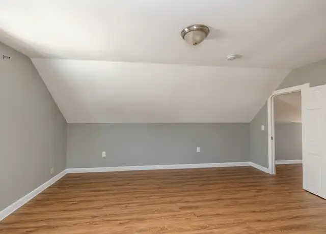 Property at 21511 Kenyon Dr, Maple Heights, OH, 44137, 3 beds, 1 bath, [object Object]